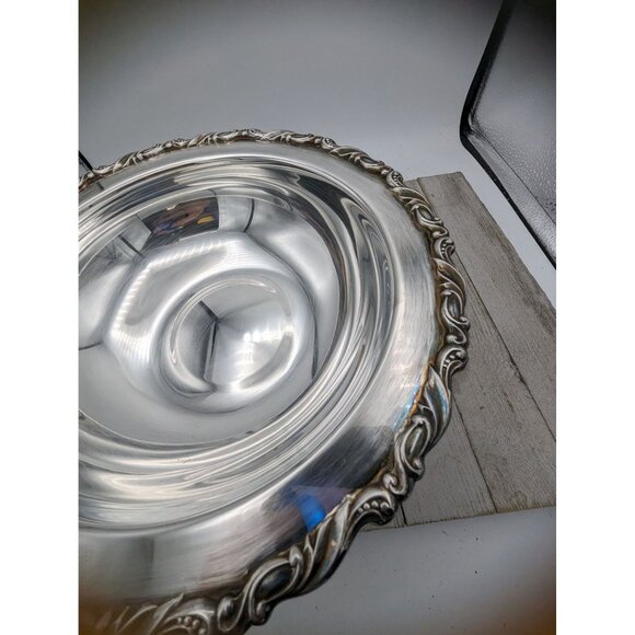 Wm A Rogers By Oneida Ltd Silversmiths 10” Dish Pedestal Bowl w/ Lid Etched - Picture 8 of 12